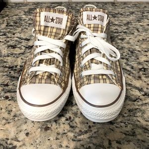 Converse Chuck Taylor All Star Low Tops - Size 9 -